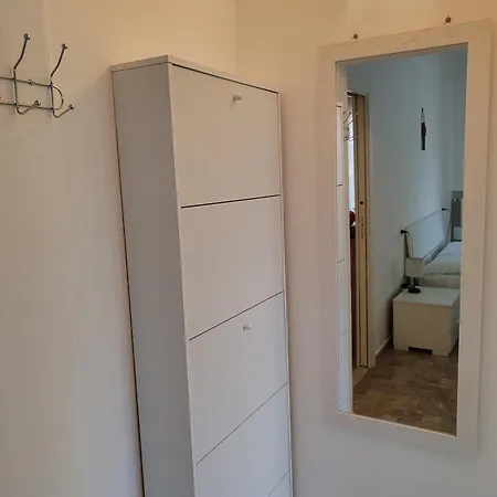Lally Apartment *