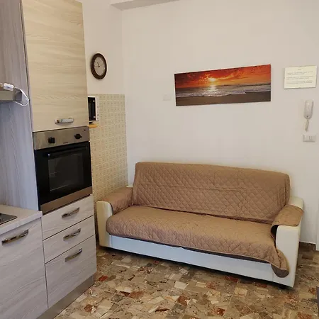 Lally Apartament *