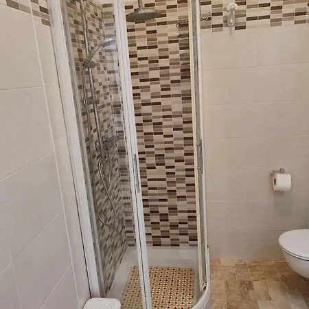 Lally Apartament