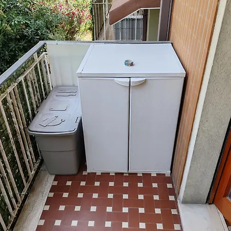 Lally アパート *